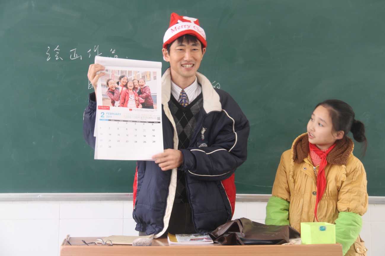 日本赤十字社駐在員として中国で働く位坂さん と　羅雅敏ちゃん
